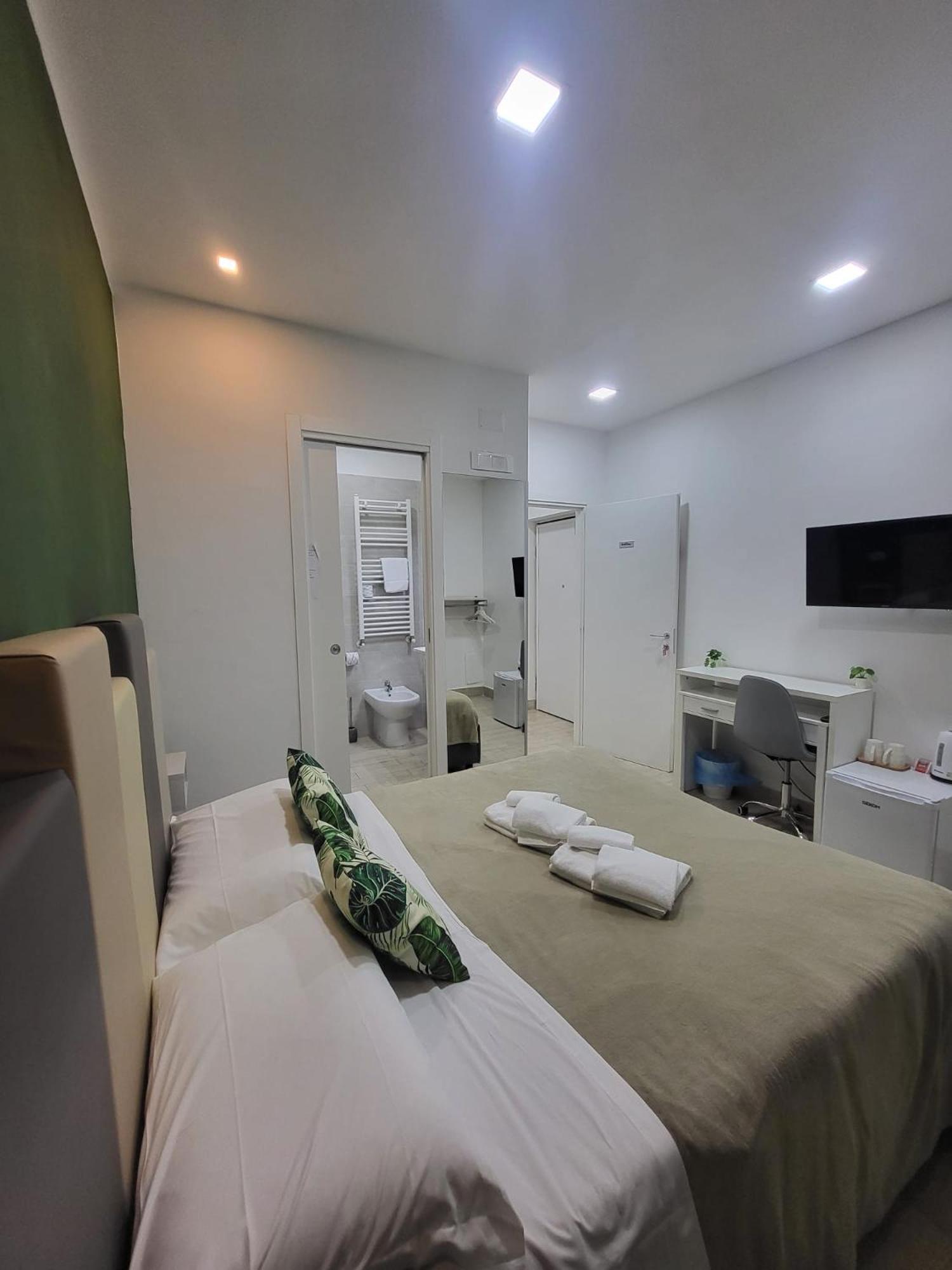 New Era Rooms Неаполь Экстерьер фото