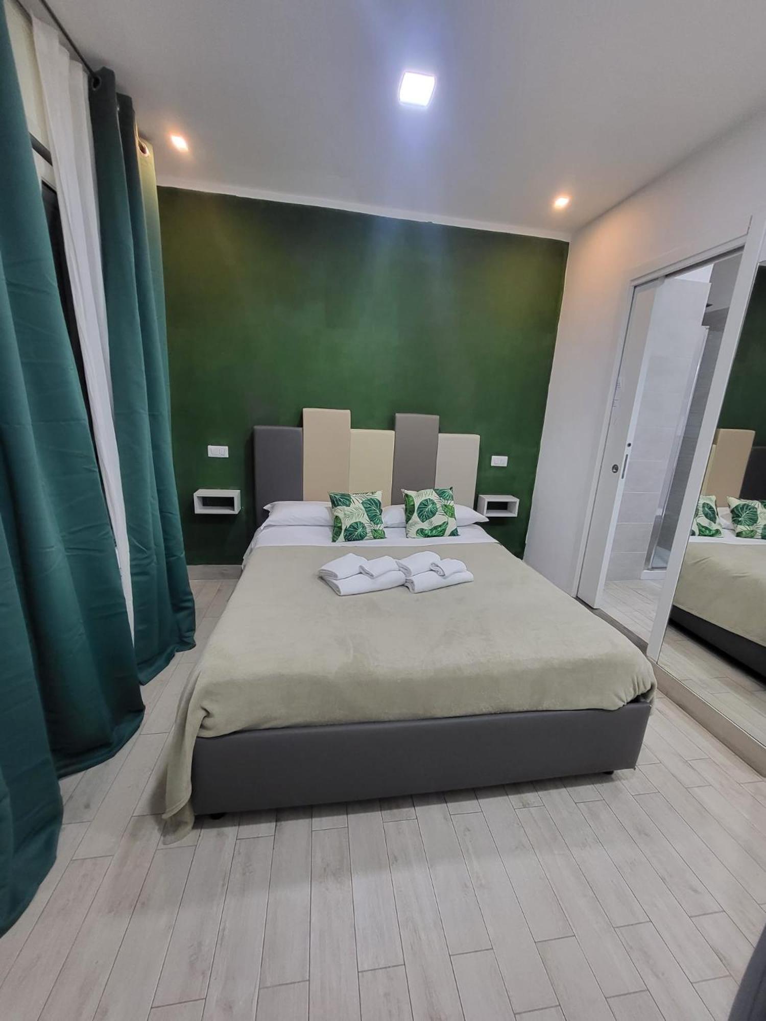 New Era Rooms Неаполь Экстерьер фото
