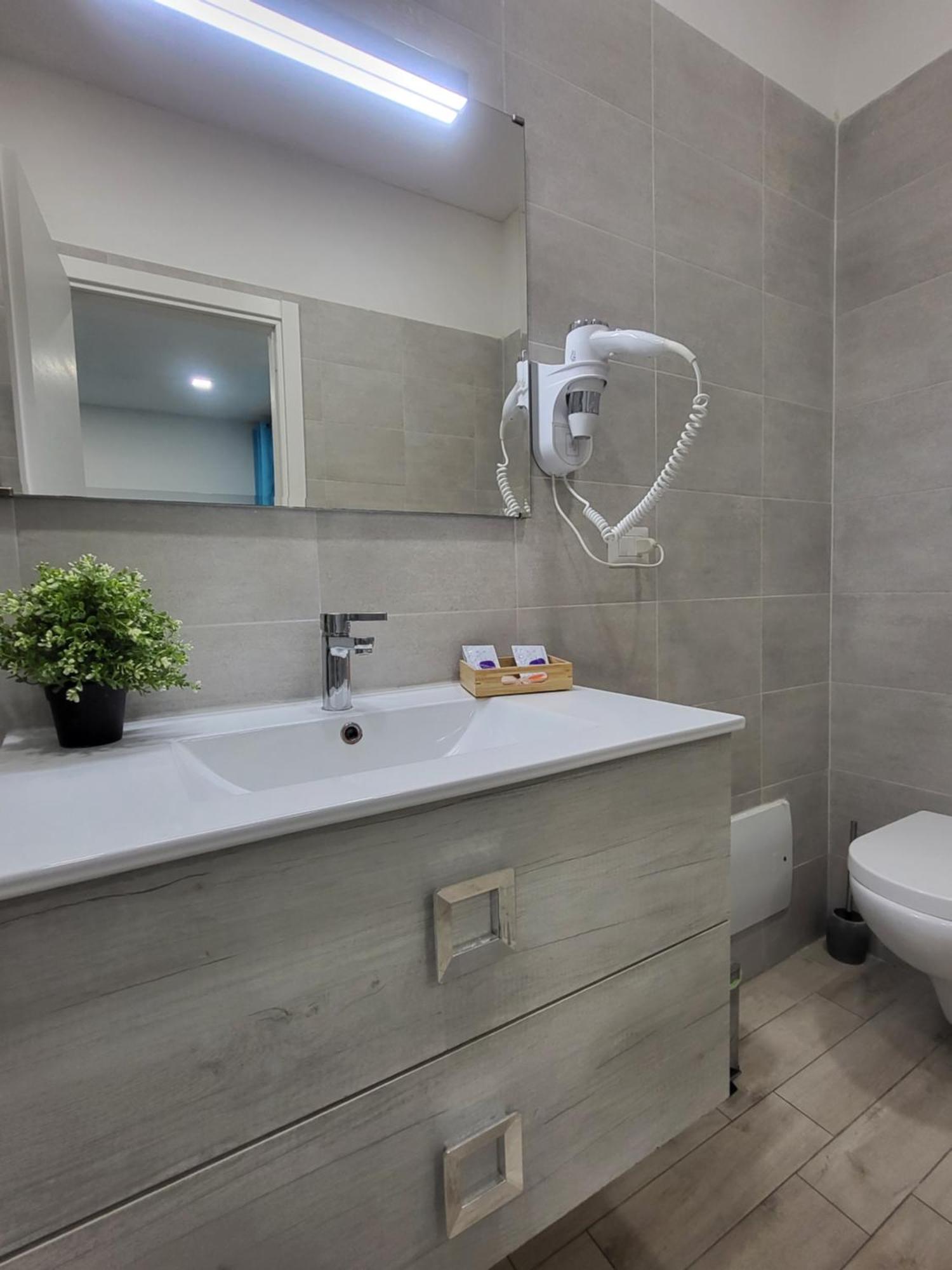 New Era Rooms Неаполь Экстерьер фото